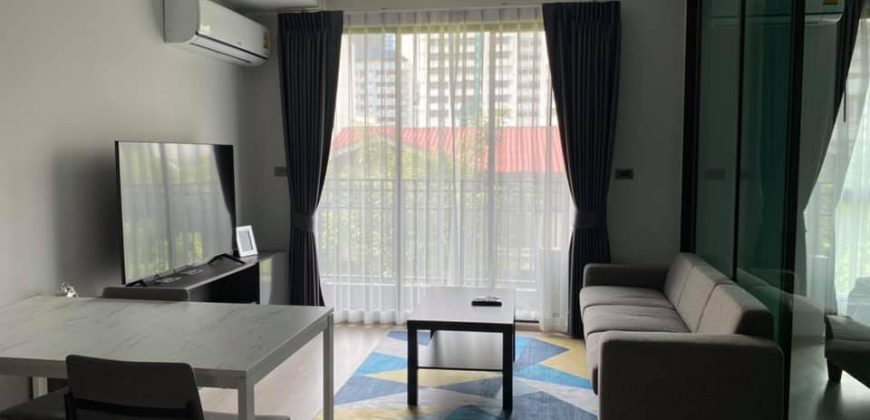 Venio สุขุมวิท 10 ติดสวนสาธารณะเพียง 1 นาที มีรถรับส่ง BTS