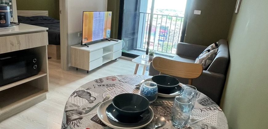 Nue noble ศรีนครินทร์-ลาซาล ติดรถไฟฟ้าสายสีเหลือง วิวสระว่ายน้ำ