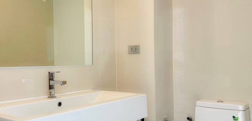 The Sky Sukhumvit มีรถรับส่ง ติดกับ Bangkok Mall