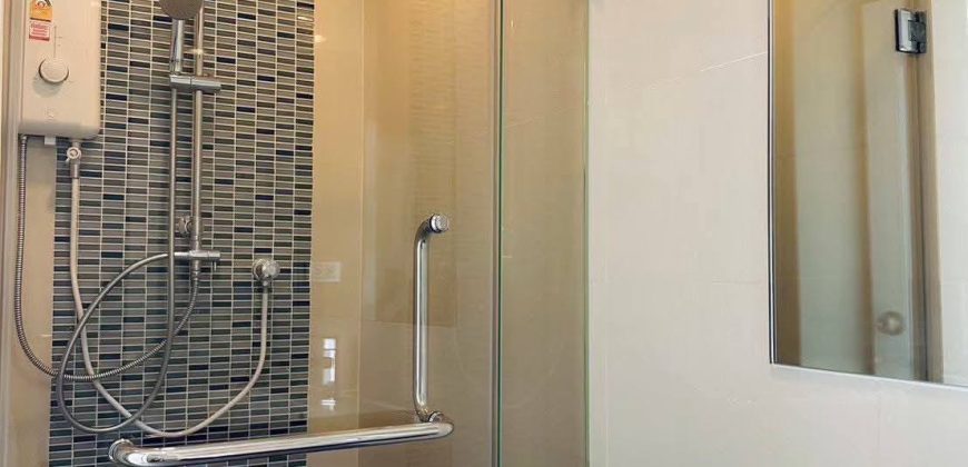 The Sky Sukhumvit มีรถรับส่ง ติดกับ Bangkok Mall